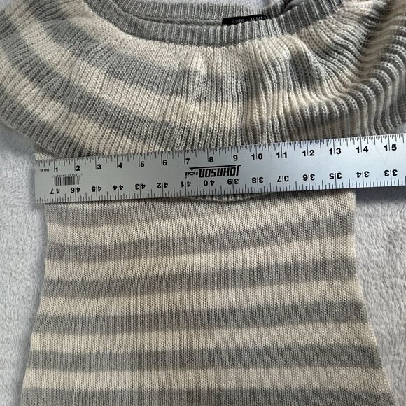 Romeo & Juliet Couture Womens Striped One-Shoulder Sweater Small Grey New $108 - Picture 7 of 8